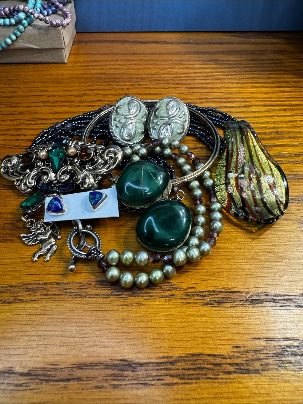 Lot of Green Themed Vintage & Modern Jewelry